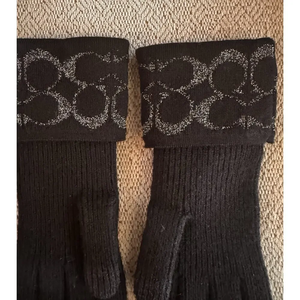 Coach Limited Edition Knit Logo Casual Glove Merino Wool Blend Black Touchscreen